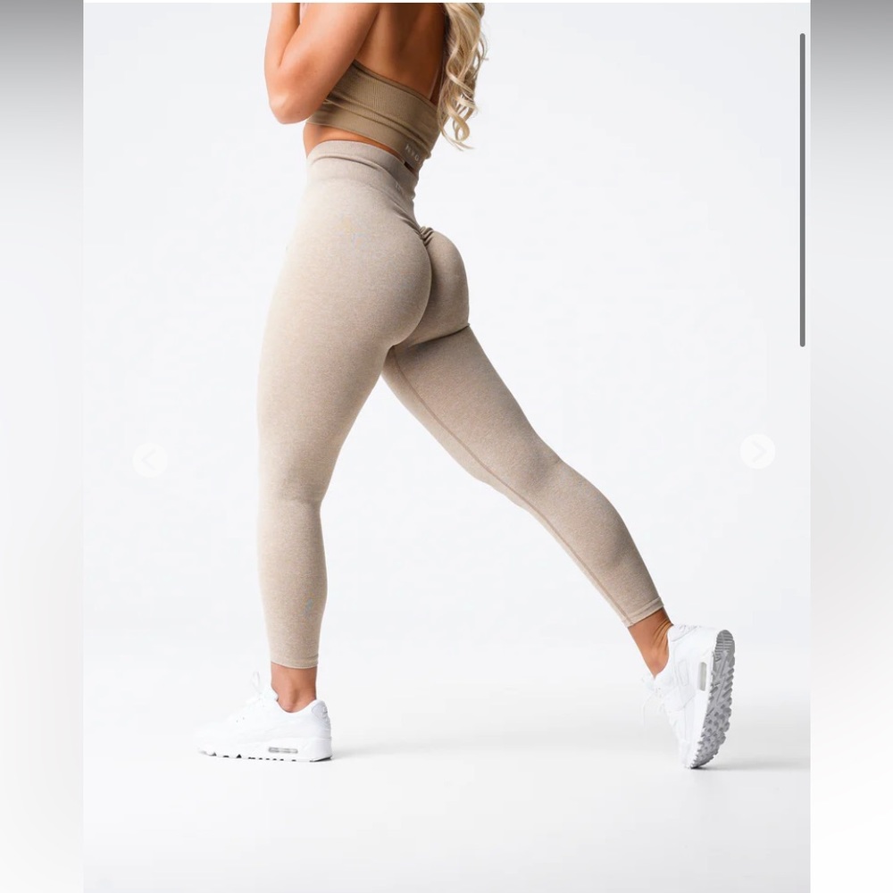 NVGTN Beige scrunch seamless leggings